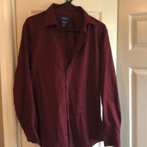 Men’s maroon dress shirt